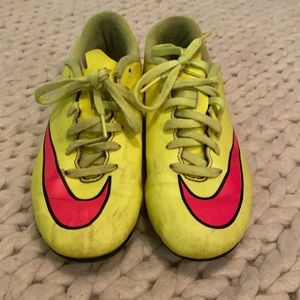 Nike girls soccer cleats